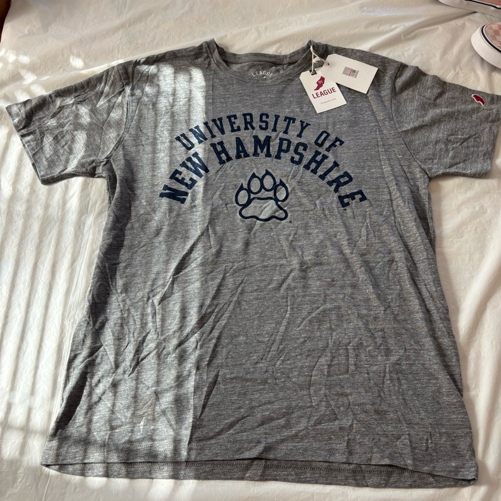 NWT League UNH Wildcats gray Blue T-Shirt SZ L - Picture 7 of 9
